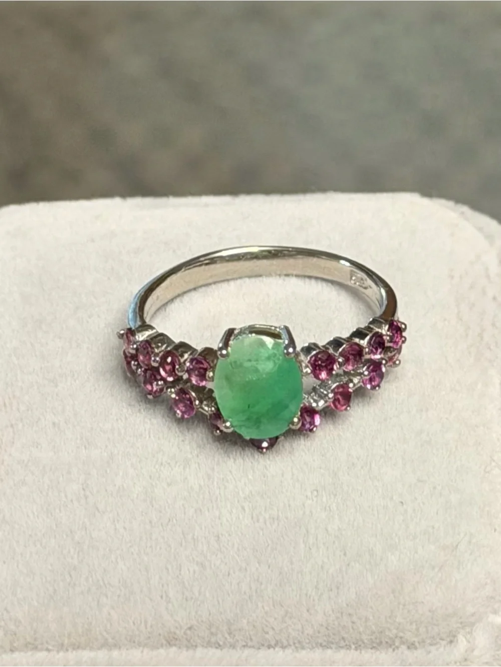 Stunning Natural Emerald 1.30CT & Pink Garnet Chevron 925 Sterling Ring Sz 7